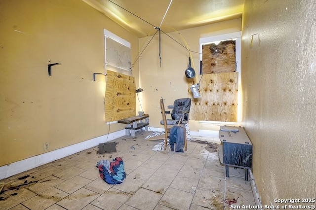 310 E Carson, San Antonio, TX 78208 - view of empty room