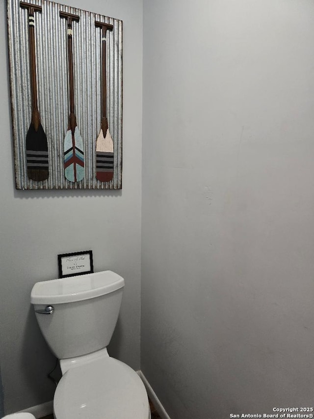 405 Short Circuit Unit 1, Horseshoe Bay, TX 78657 - bathroom featuring baseboards