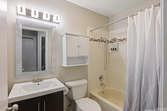 4242 Shady Tree Ln, San Antonio, TX 78247 - full bath with vanity, shower / tub combo with curtain, and a textured ceiling