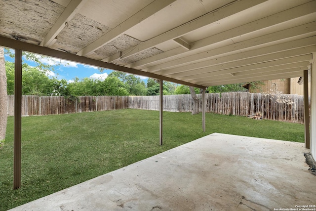 5807 Sun Rdg, San Antonio, TX 78247 - fenced backyard featuring a patio area
