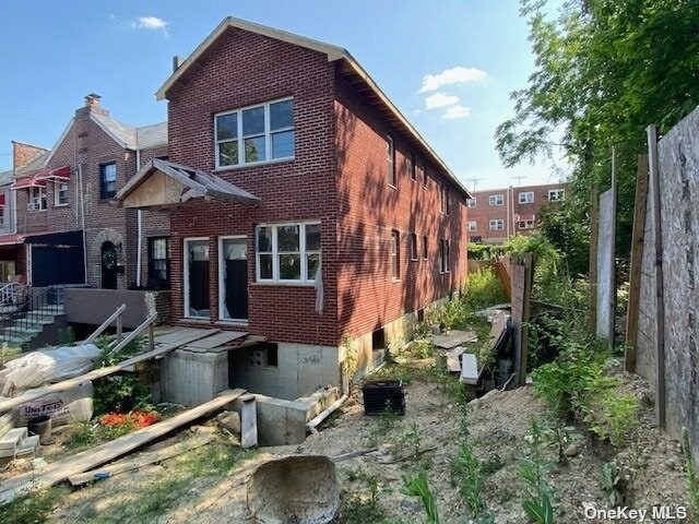 946 E 230th St, Bronx, NY 10466 - photo 1