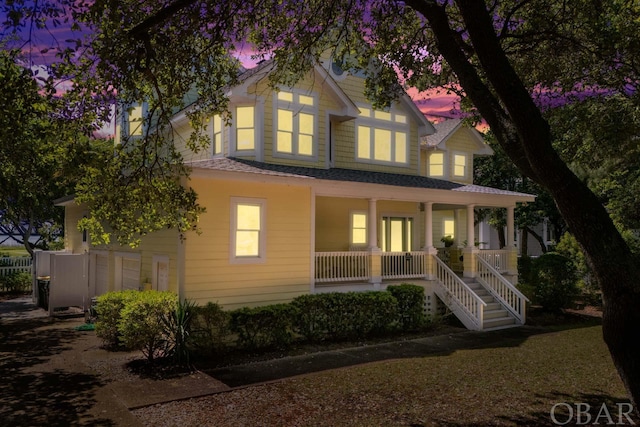 view of front of property featuring a porch