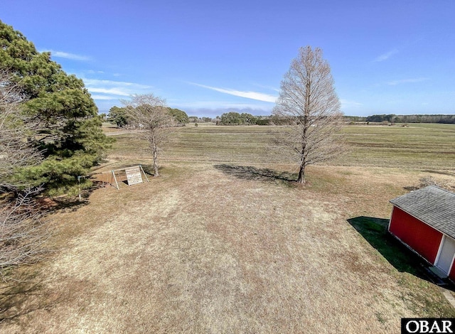 view of yard featuring a rural view