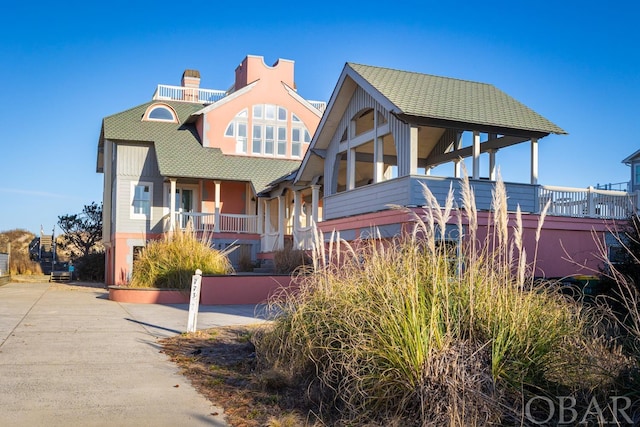 view of front of house featuring a porch