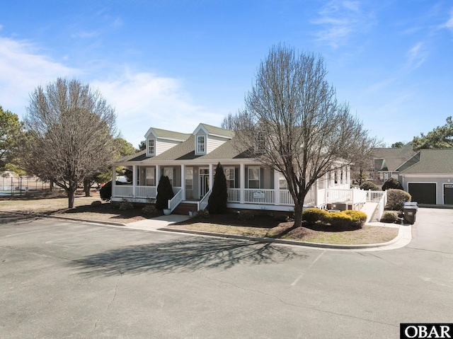 view of front of property featuring a porch