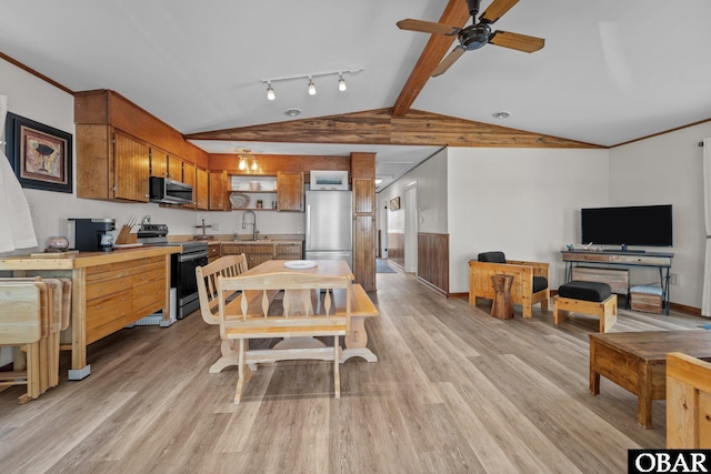 402 N Memorial Blvd Lot 3, Kill Devil Hills, NC 27948 - kitchen featuring stainless steel appliances, light wood finished floors, a ceiling fan, and light countertops
