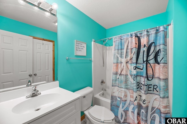 full bathroom featuring toilet, shower / tub combo, and vanity