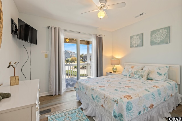 bedroom featuring visible vents, light wood-style flooring, ceiling fan, access to outside, and baseboards