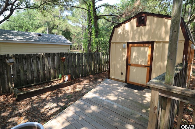 509 Telegraph Ct Lot 17, Kill Devil Hills, NC 27948 - deck with a fenced backyard
