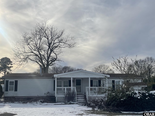 manufactured / mobile home with a porch