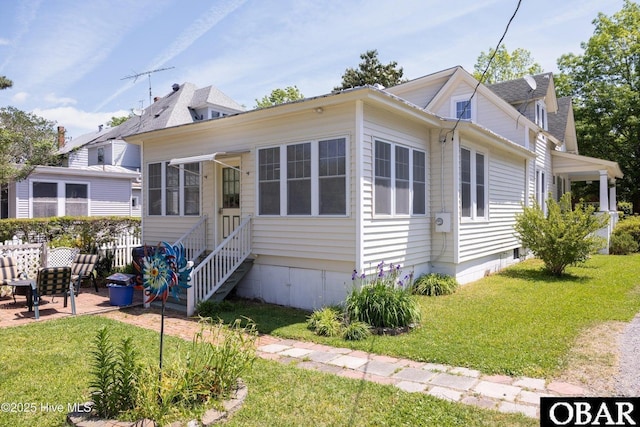 505 N Broad St, Edenton, NC 27932 - bungalow-style home featuring a front lawn