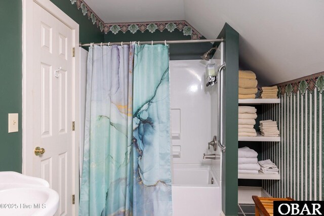 505 N Broad St, Edenton, NC 27932 - full bath featuring shower / bath combo and vaulted ceiling