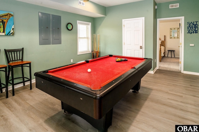 playroom with light wood-style flooring, billiards, visible vents, and baseboards