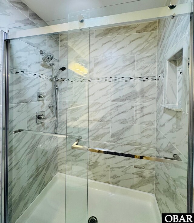 25 Croatan Ct Unit 25, Manteo, NC 27954 - full bathroom with a stall shower