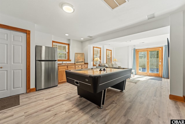 recreation room with visible vents, billiards, light wood-style flooring, and baseboards