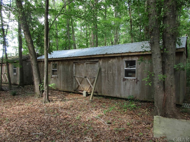 view of outdoor structure with an outdoor structure