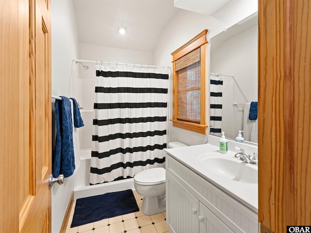 full bath featuring toilet, vanity, and a shower with shower curtain
