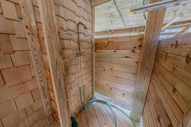 40270 Croaker Ct Lot D, Avon, NC 27915 - detailed view of wooden walls
