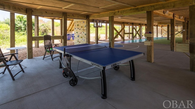 view of recreation room