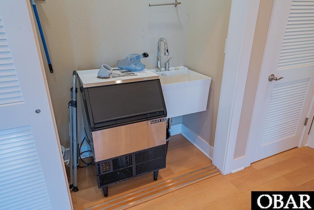 57233 Summerplace Dr Lot 26, Hatteras, NC 27943 - laundry area featuring a sink