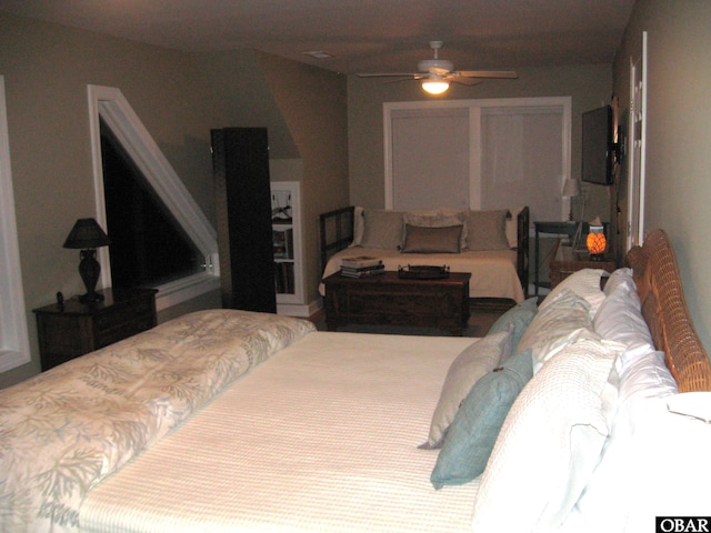 bedroom featuring a ceiling fan