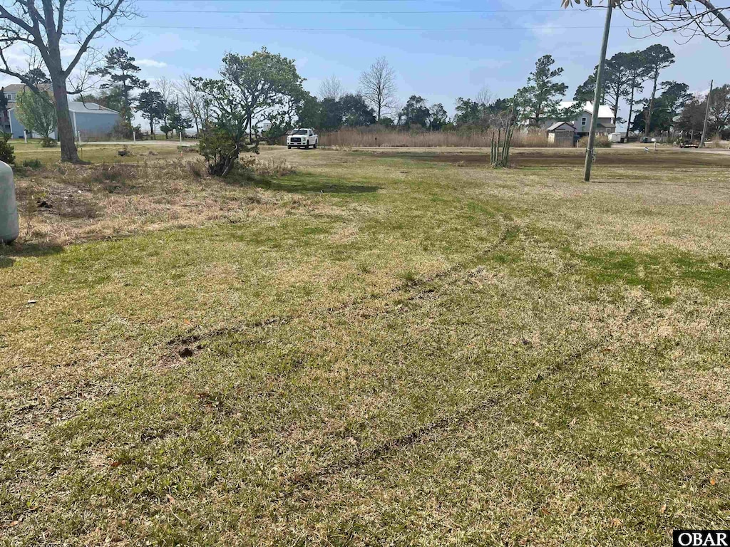 210 Bayview Dr, Stumpy Point, NC 27978