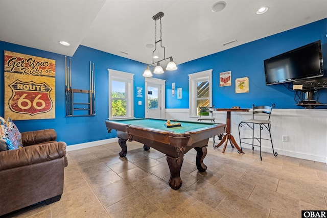 game room with wainscoting, billiards, visible vents, and recessed lighting