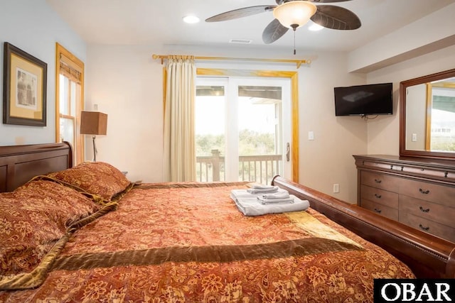 bedroom with access to exterior, recessed lighting, a ceiling fan, and visible vents