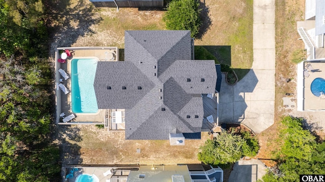 drone / aerial view of a pool