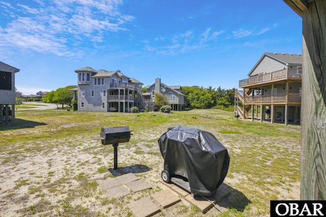 view of yard with a residential view