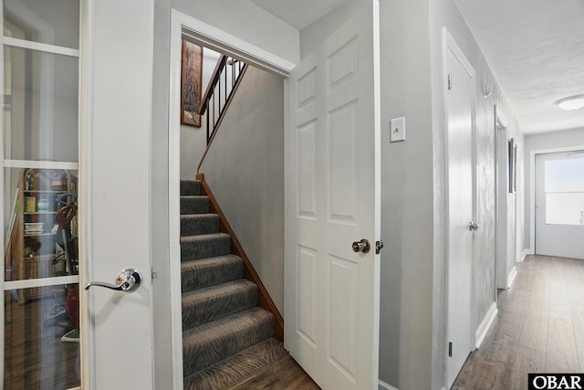 184 Tabernacle Ln, Aydlett, NC 27916 - staircase featuring wood finished floors and baseboards