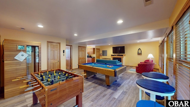 playroom with recessed lighting, visible vents, light wood-style flooring, and billiards