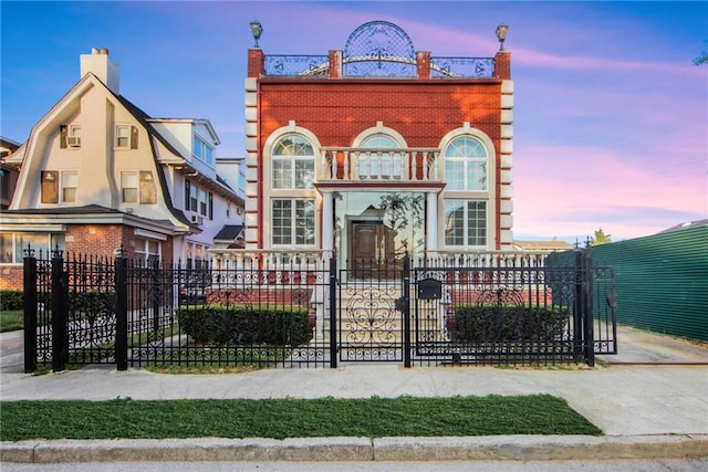 view of front of house