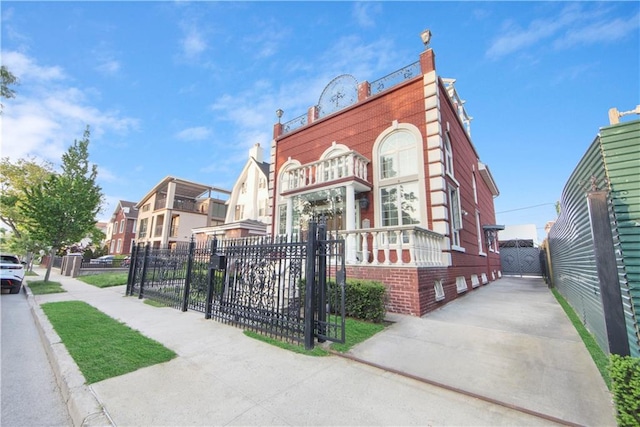 view of front facade