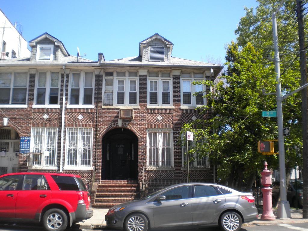 view of townhome / multi-family property