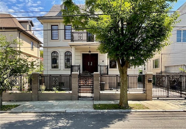 view of front of house