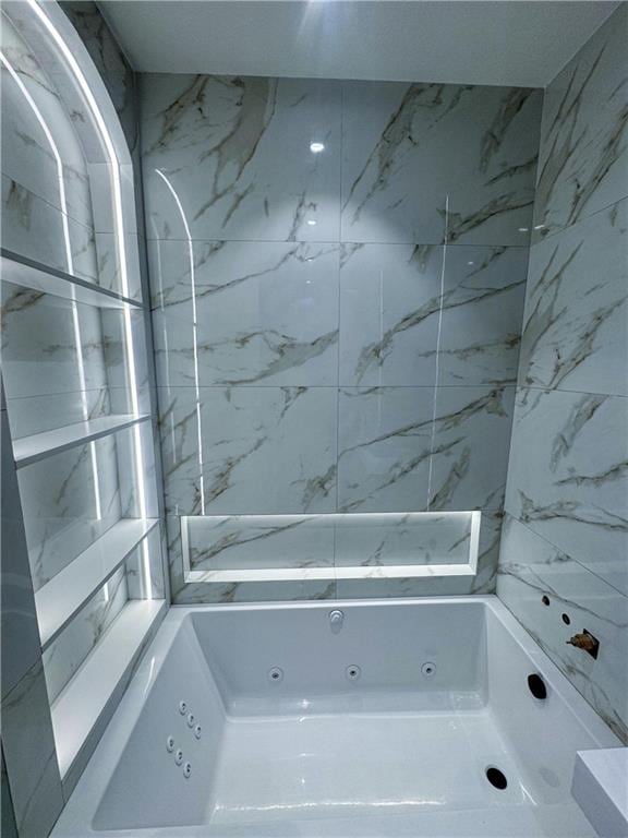 bathroom with shower / bathtub combination