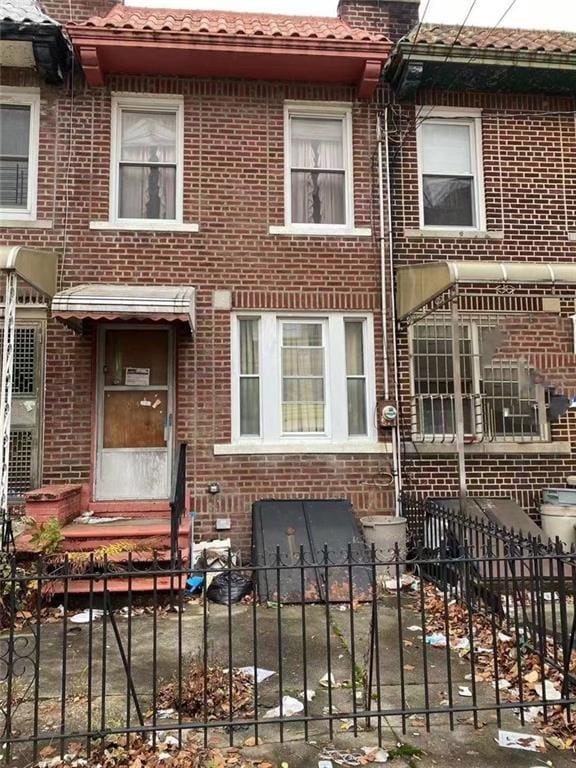 830 53rd St, Brooklyn, NY 11220 - back of property with brick siding