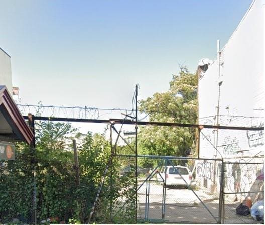 Listing photo 2 for 1299 Myrtle Ave, Brooklyn NY 11221