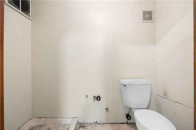 bathroom featuring toilet