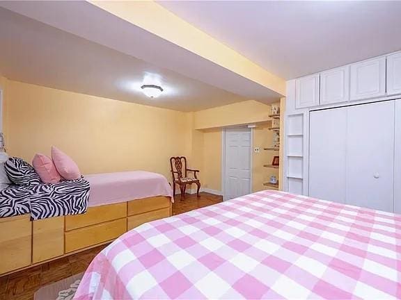 bedroom featuring a closet