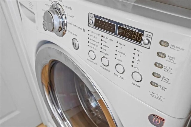 laundry room featuring washer / dryer