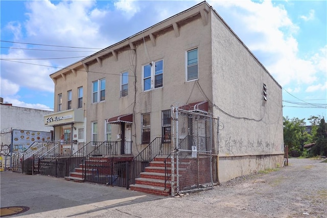 Listing photo 3 for 708 61st St, Brooklyn NY 11220