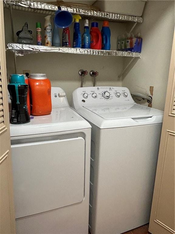 119 Stonegate Dr Unit 119, Staten Island, NY 10304 - laundry room featuring washer and dryer and laundry area