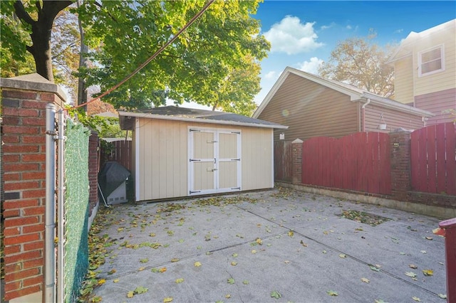 view of outbuilding