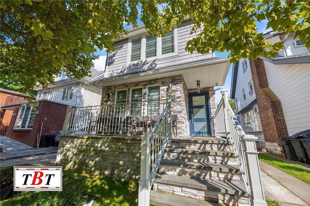 view of front of house featuring a porch