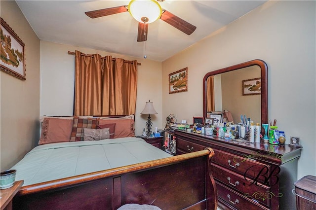 bedroom featuring ceiling fan