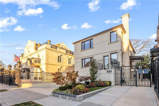 exterior space featuring a fenced front yard