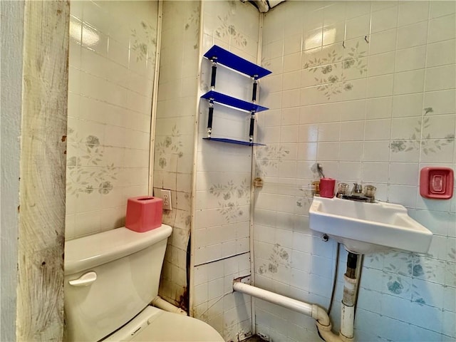 bathroom with sink and toilet