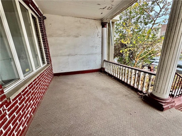 balcony featuring covered porch